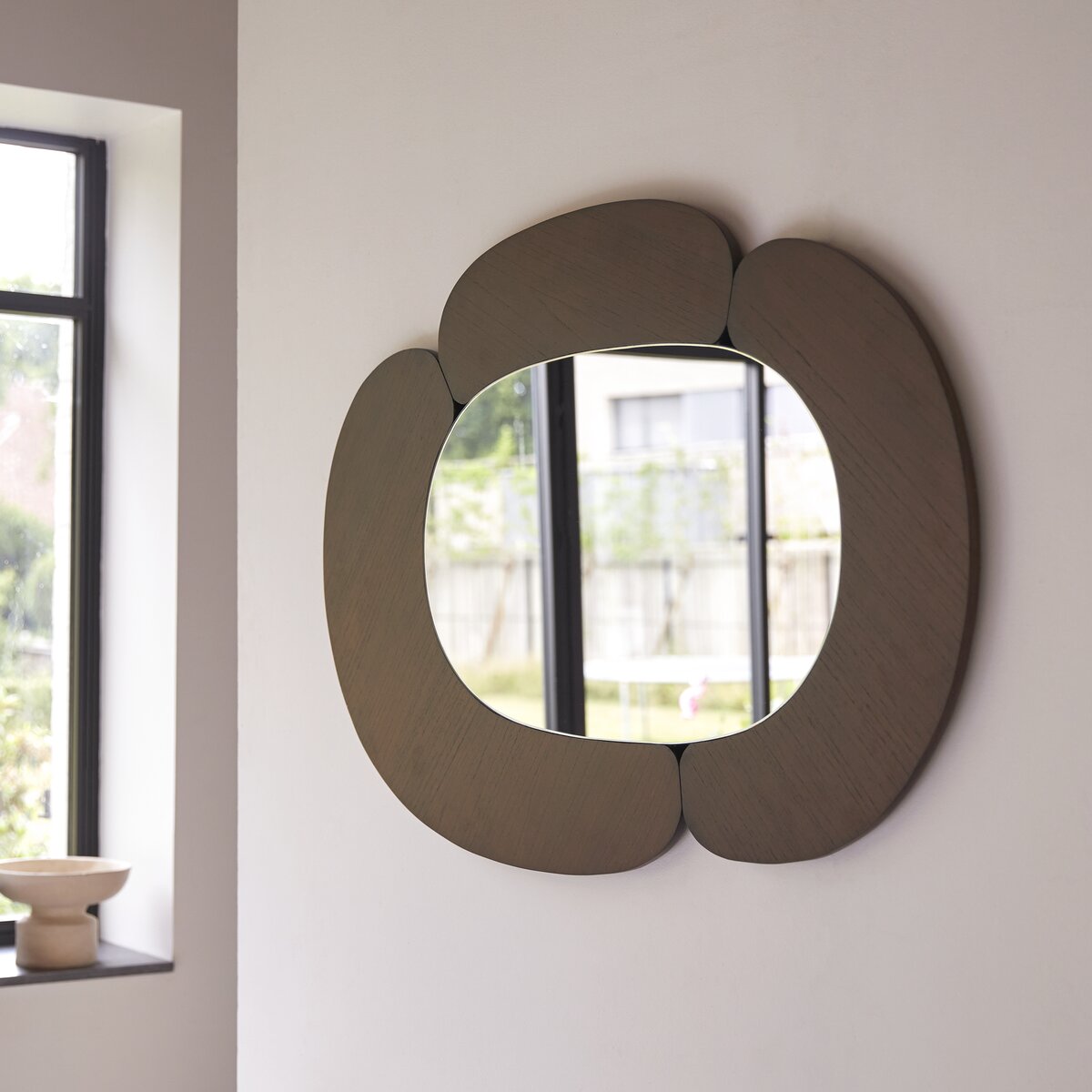 Eda - Oval mirror in dark mindi wood 75x115 cm Eda - Oval mirror in dark mindi wood 75x115 cm