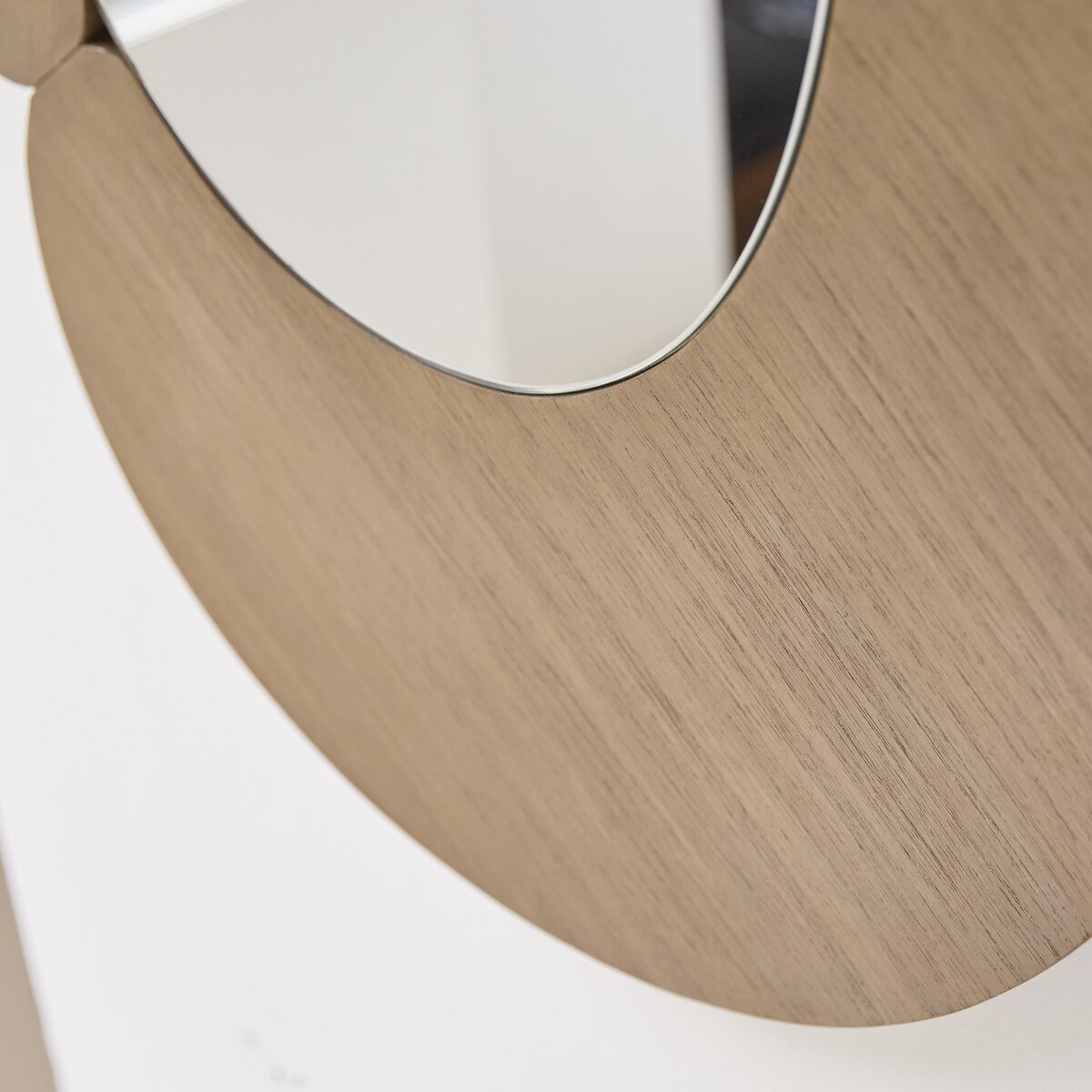 Eda - Oval mirror in light mindi wood 75x115 cm Eda - Oval mirror in light mindi wood 75x115 cm