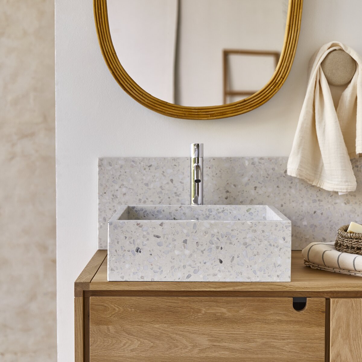 Made - Moon Square premium terrazzo Washbasin Made - Moon Square premium terrazzo Washbasin