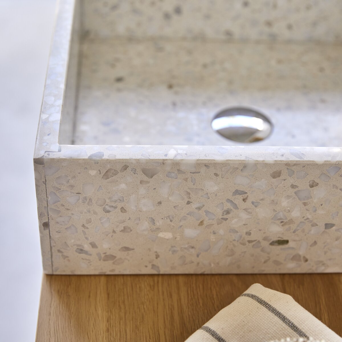 Made - Moon Square premium terrazzo Washbasin Made - Moon Square premium terrazzo Washbasin