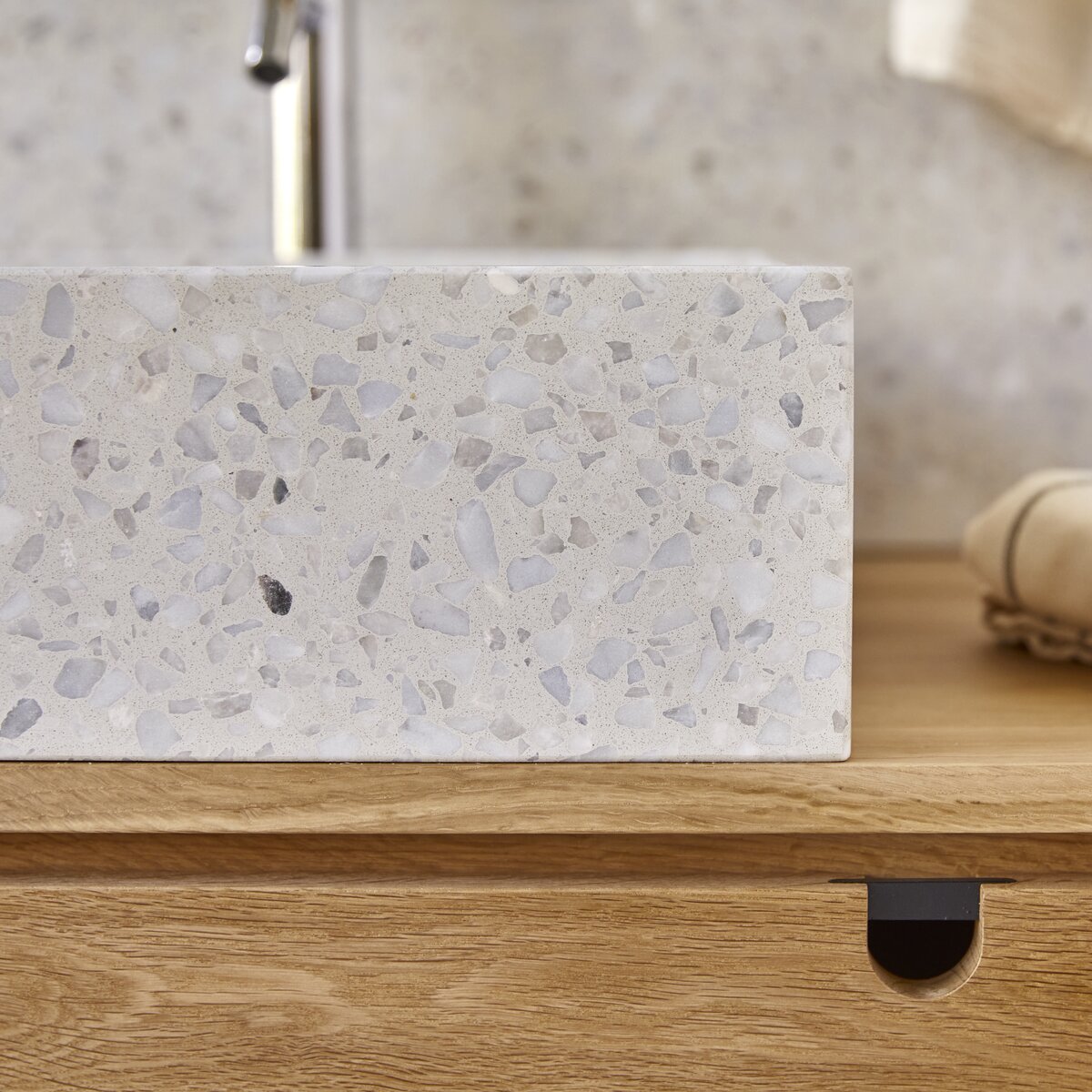 Made - Moon Square premium terrazzo Washbasin Made - Moon Square premium terrazzo Washbasin