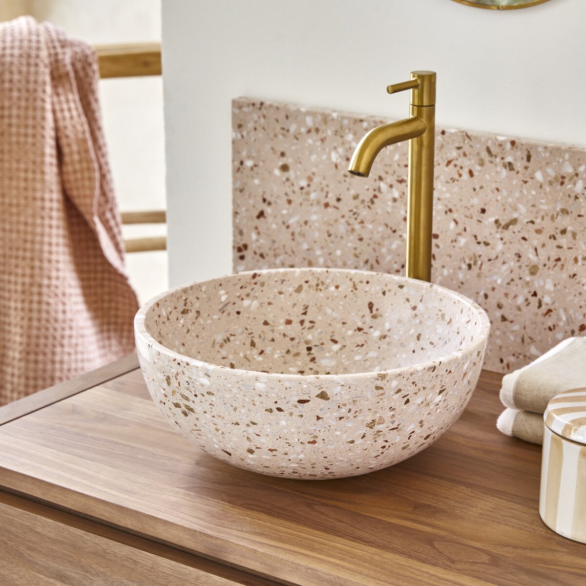 Elea - Round Pink premium terrazzo washbasin