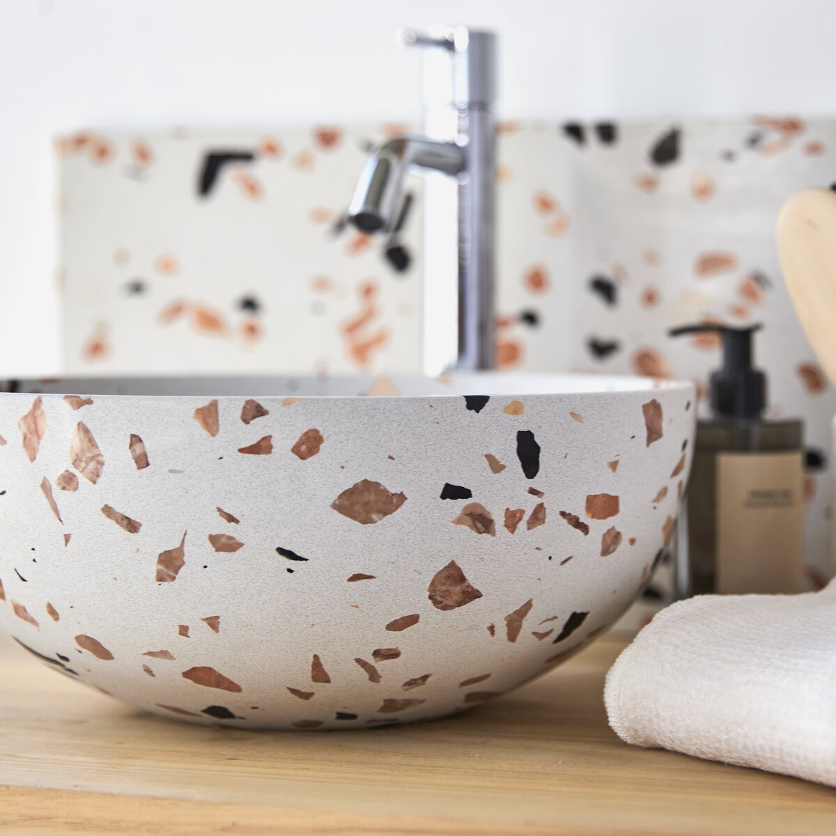 Elea - Round Brown premium terrazzo washbasin Elea - Round Brown premium terrazzo washbasin