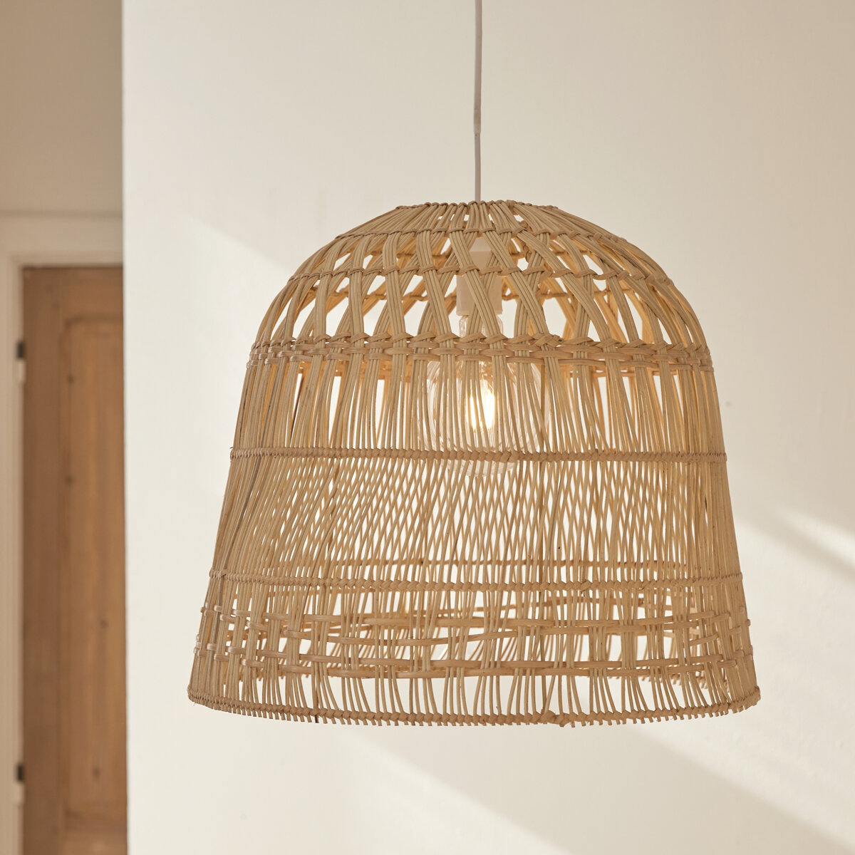 Alpinaluz Rattan Hängelampe – Handgefertigter Lampenschirm, 60 Cm Durchmesser, E27 Fassung, Für Wohnzimmer & Esszimmer