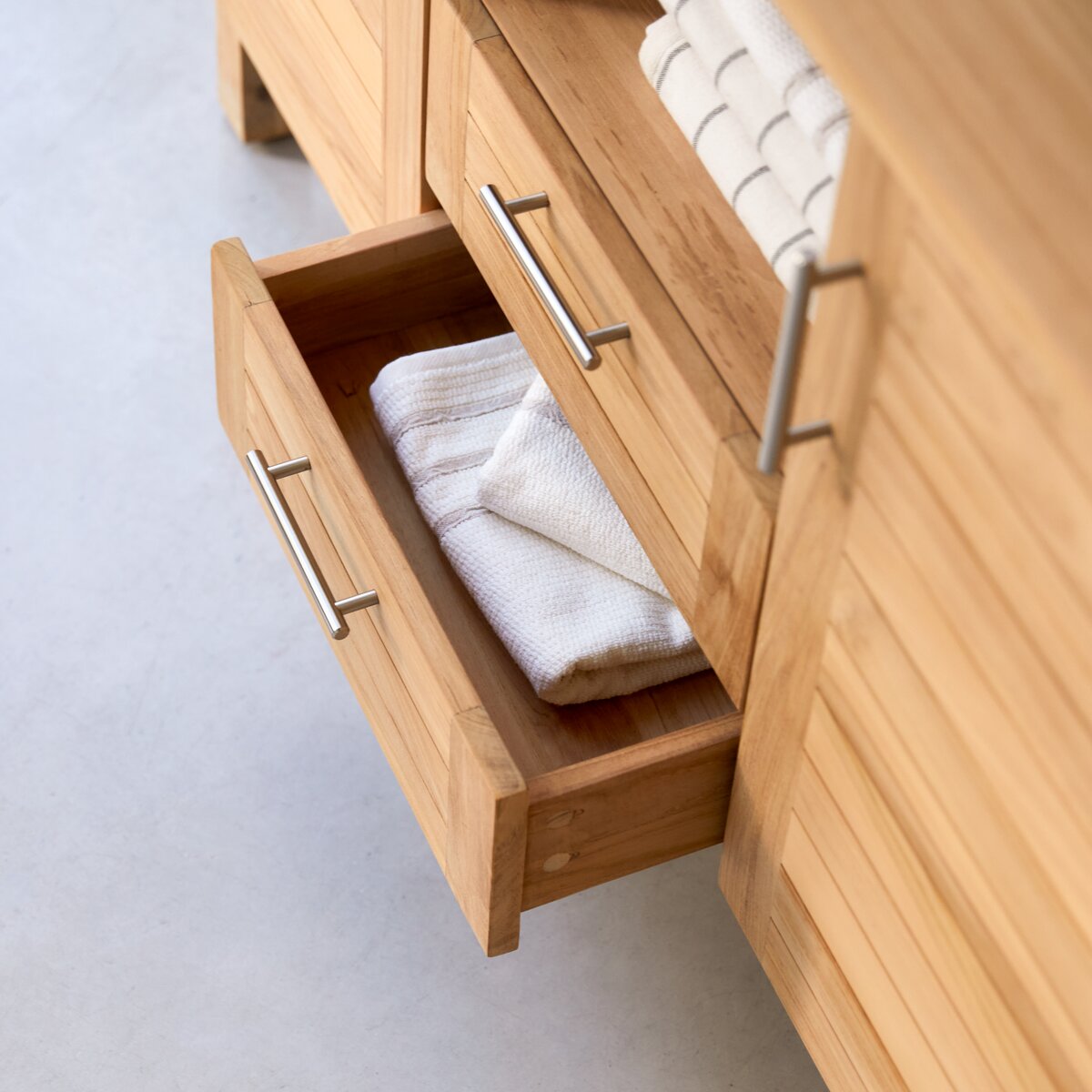 Soho - Waschtischunterschrank aus massivem Teakholz 125 cm Soho - Waschtischunterschrank aus massivem Teakholz 125 cm