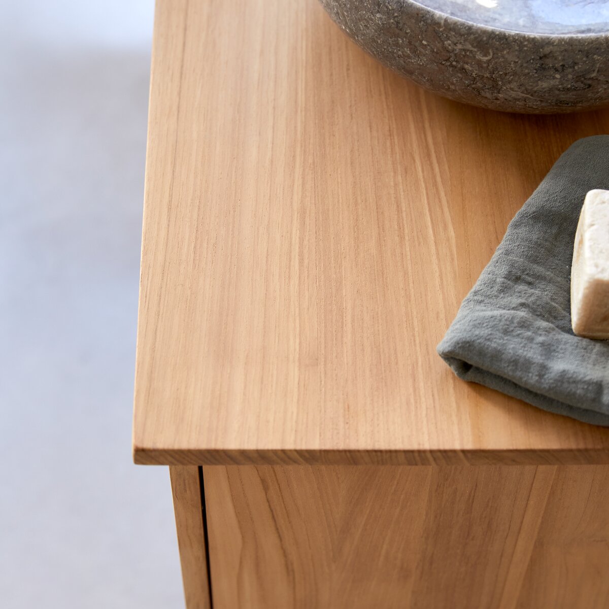 Soho - Waschtischunterschrank aus massivem Teakholz 125 cm Soho - Waschtischunterschrank aus massivem Teakholz 125 cm
