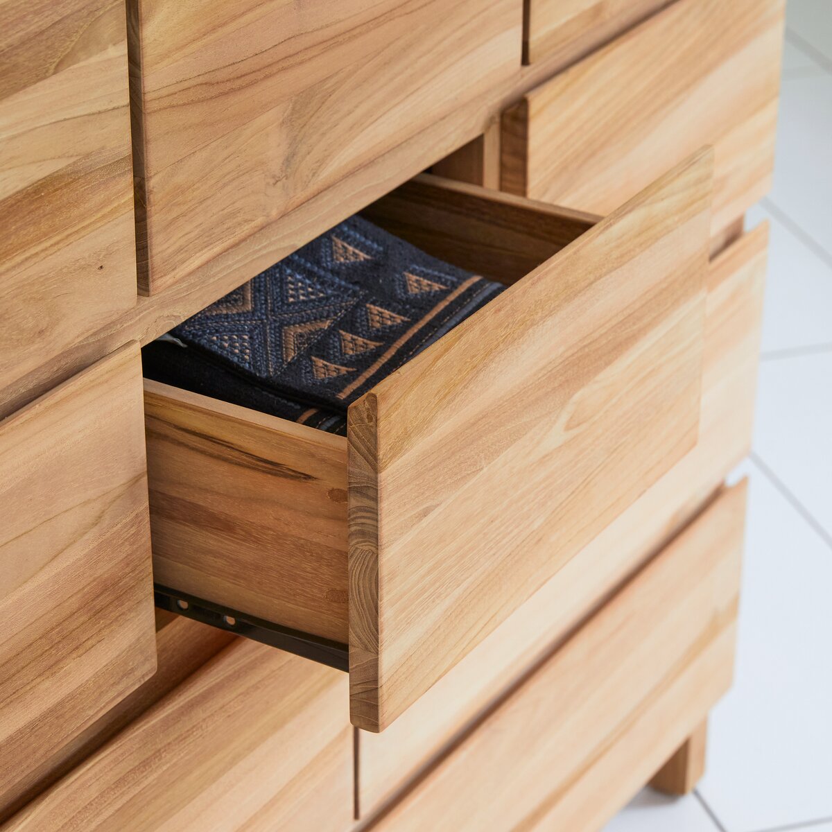 Milano - Cassettiera in teak massello Milano - Cassettiera in teak massello