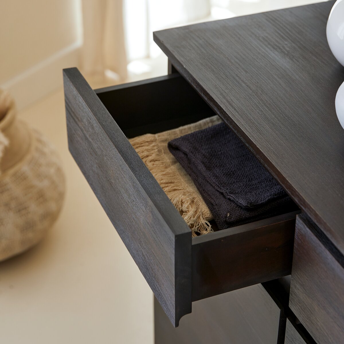 Eva - Buffet en acajou massif 150 cm Eva - Buffet en acajou massif 150 cm